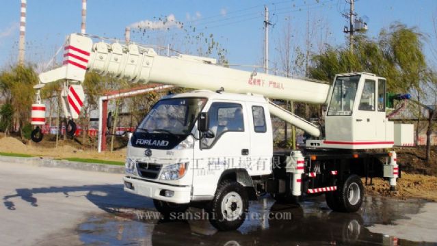 點(diǎn)擊查看詳細(xì)信息<br>標(biāo)題：8噸汽車(chē)吊 閱讀次數(shù)：3083
