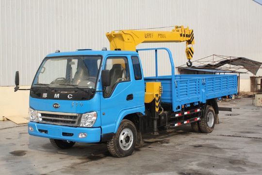 點擊查看詳細信息<br>標題：東風隨車吊 閱讀次數(shù)：3042