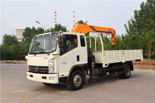 點擊查看詳細信息<br>標題：5噸凱馬隨車吊 閱讀次數(shù)：2471