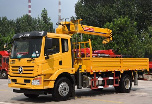 點擊查看詳細信息<br>標題：8噸大運隨車吊 閱讀次數(shù)：1971