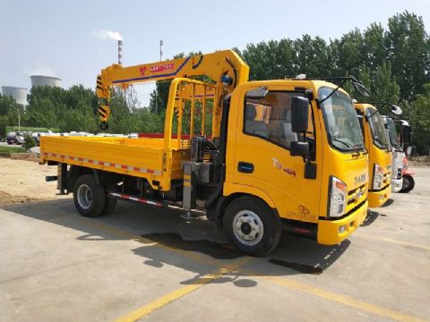 點擊查看詳細信息<br>標題：4噸唐駿隨車吊 閱讀次數(shù)：2028