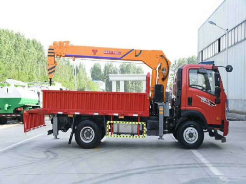 點擊查看詳細信息<br>標題：4噸重汽王牌隨車吊 閱讀次數(shù)：2030