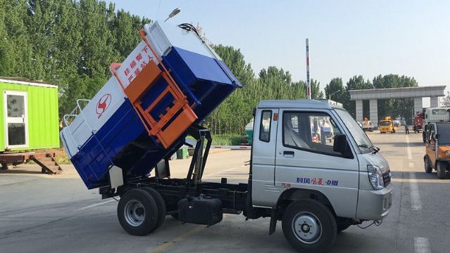 點擊查看詳細信息<br>標題：藍牌時風風菱垃圾車 閱讀次數：2261